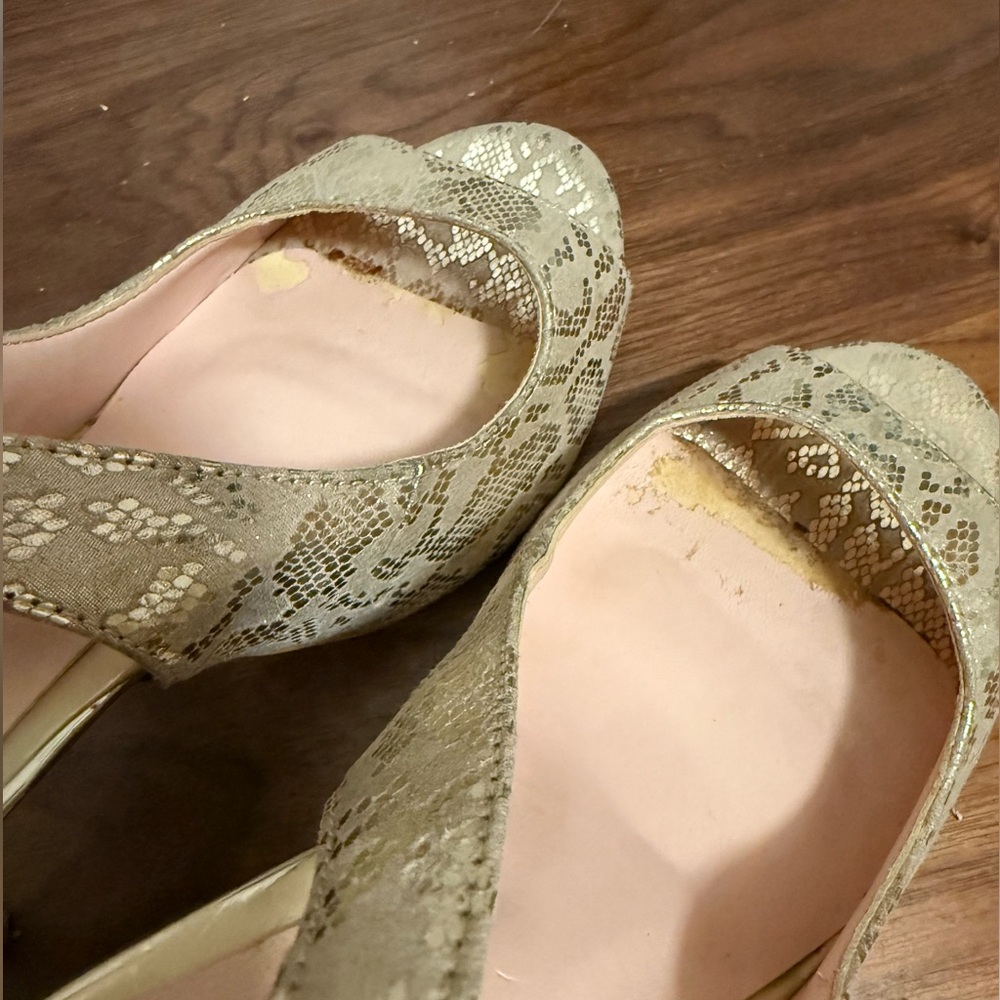 Andrea Slingback Pumps with Gold Heels size 8 - Picture 8 of 11